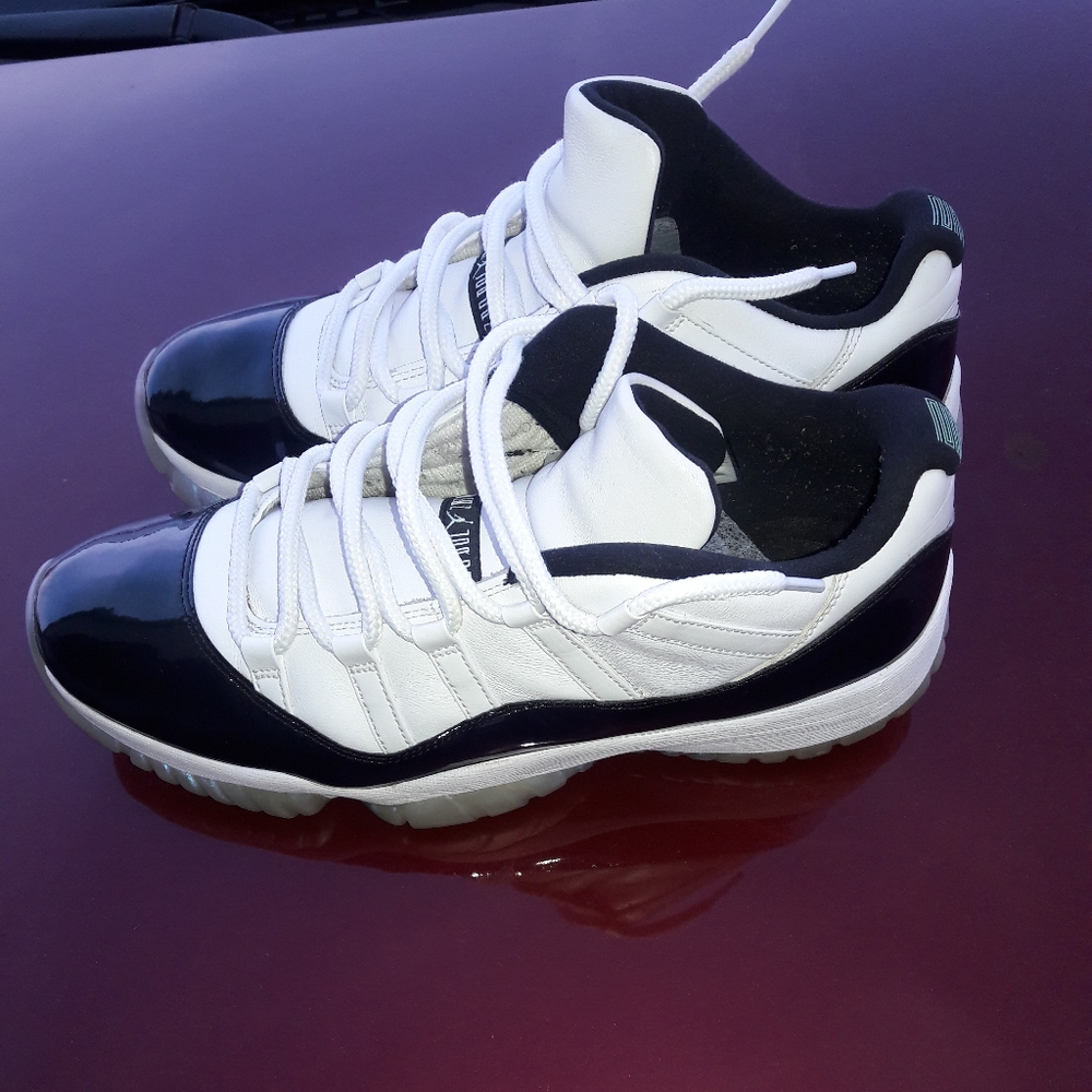 Jordan 11 Retro Low "Easter Emerald"